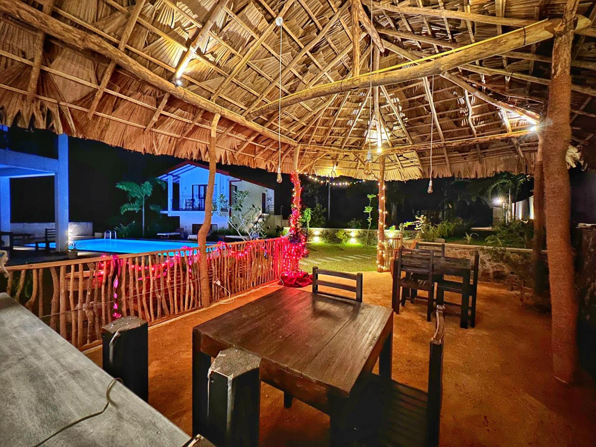 Finch Tangalle Bagian luar foto